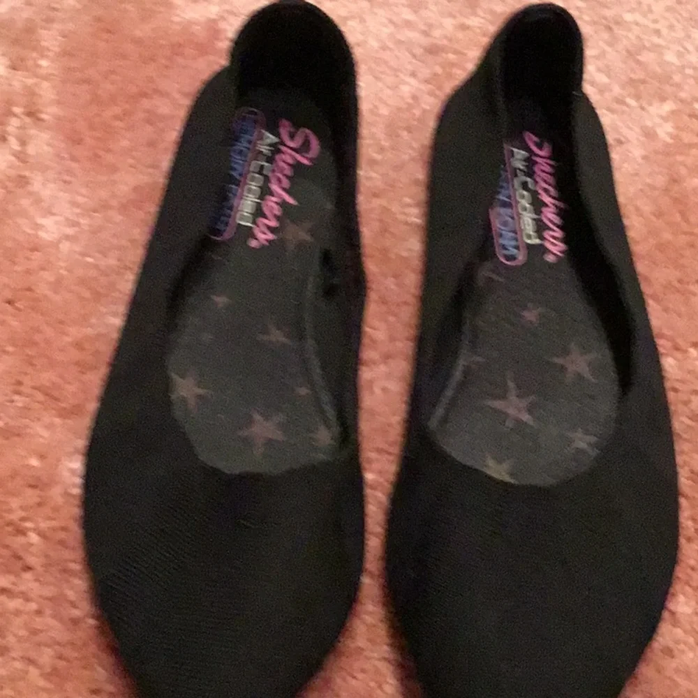 Womens sketcher black flats
